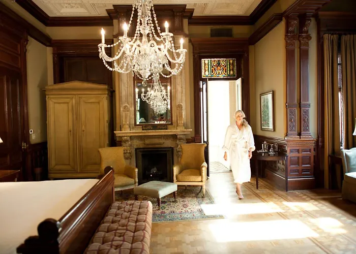 Wentworth Mansion